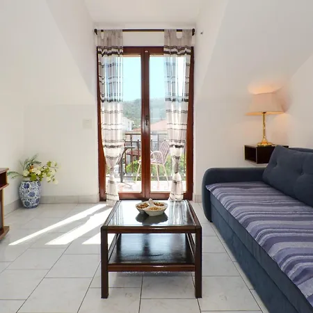 Mirjana Mit Parkplatz Apartment